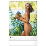 Girls and Carps, képes falinaptár 2026