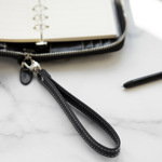 Filofax Malden Personal Compact Zip csuklópánttal Fekete